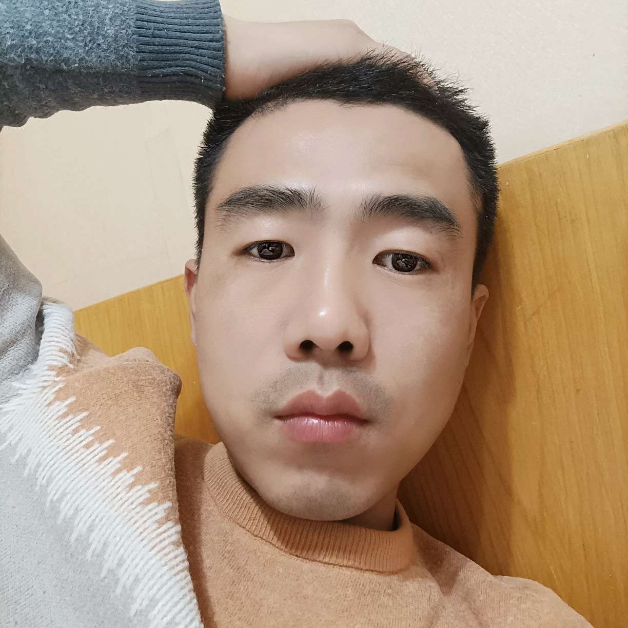 秋月相许愤怒的照片