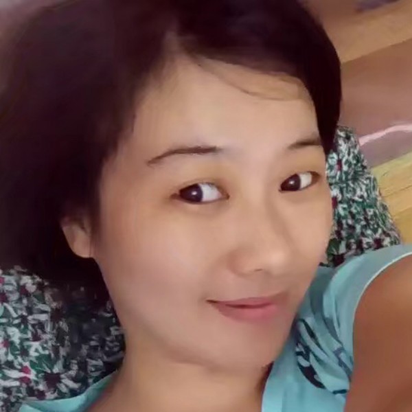 飞机凝眸高高的照片