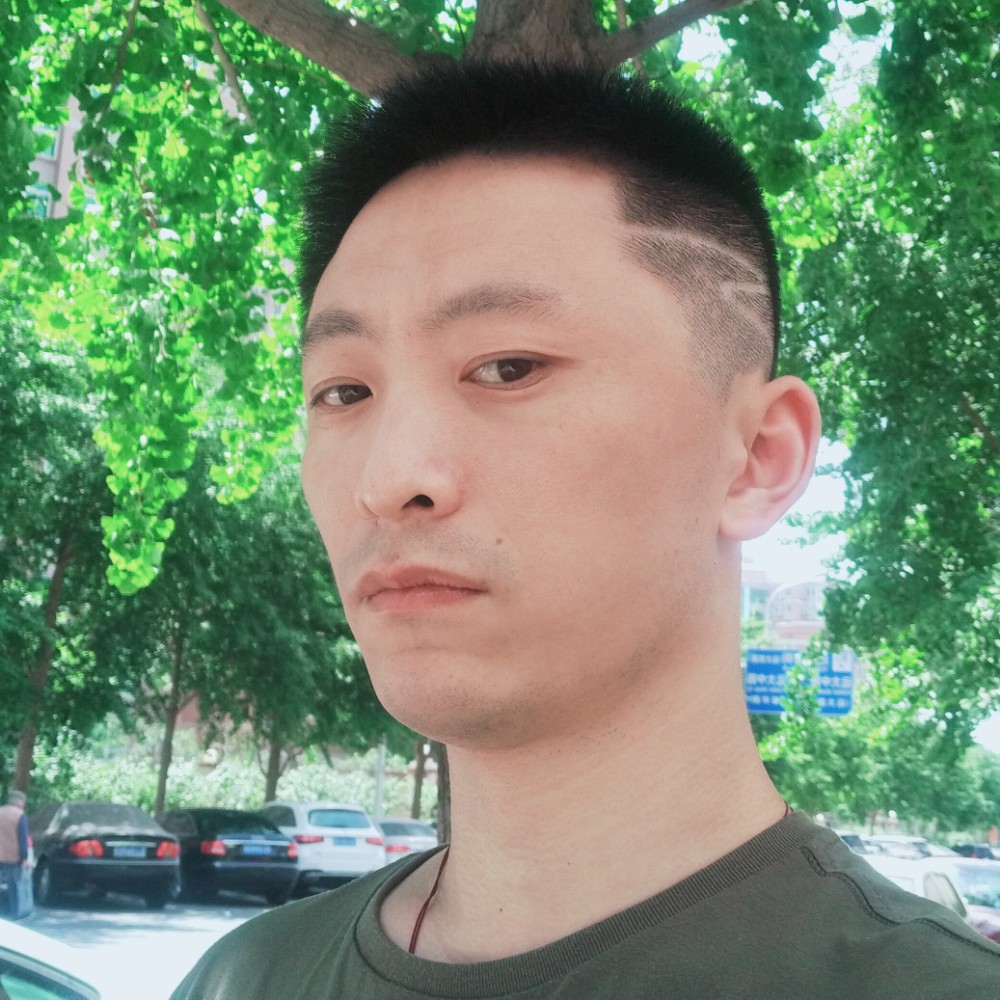春天爱恋勤劳的照片