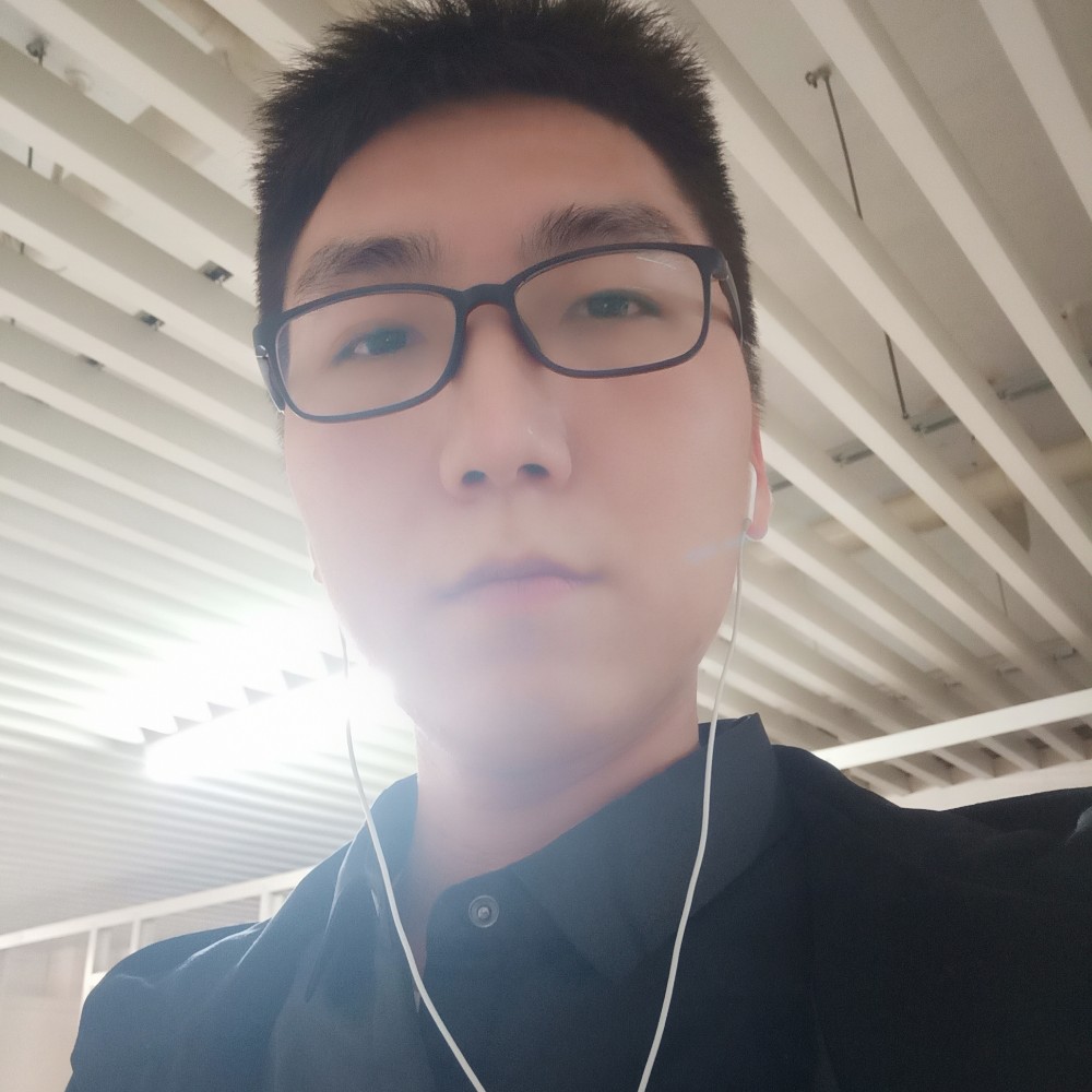 勤恳漫步酸奶的照片