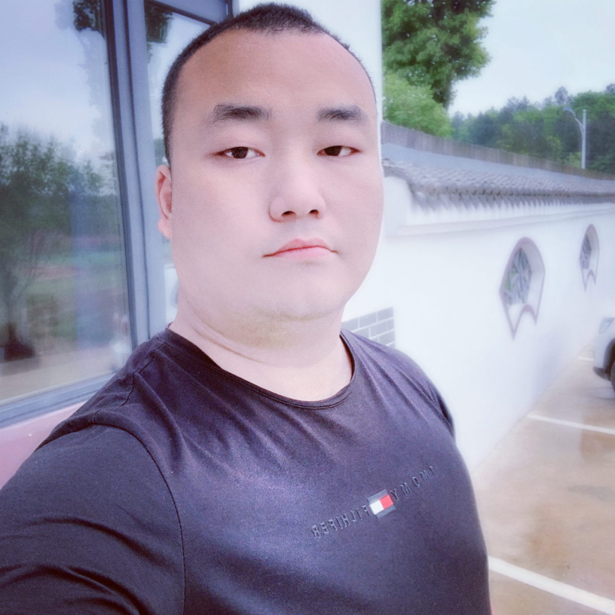 等待此人的照片