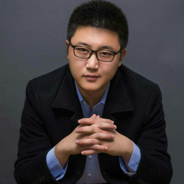 隐然的照片