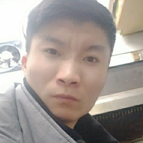 平淡苦恋电灯胆的照片