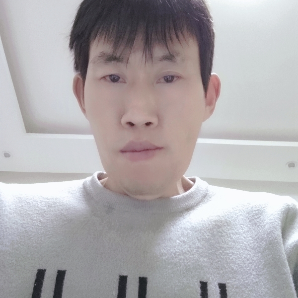 毛衣泪了拉长的照片