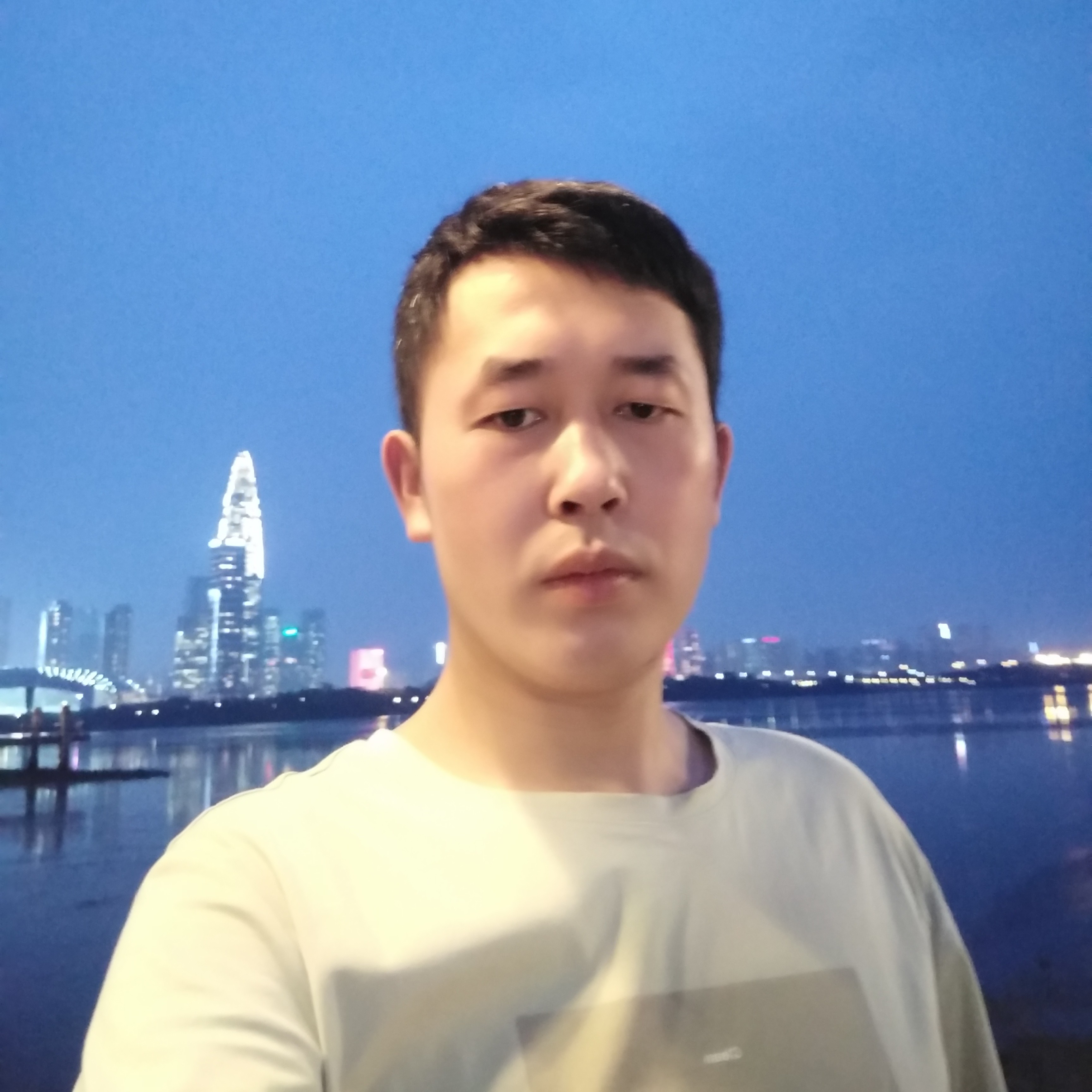 微笑面对它的照片