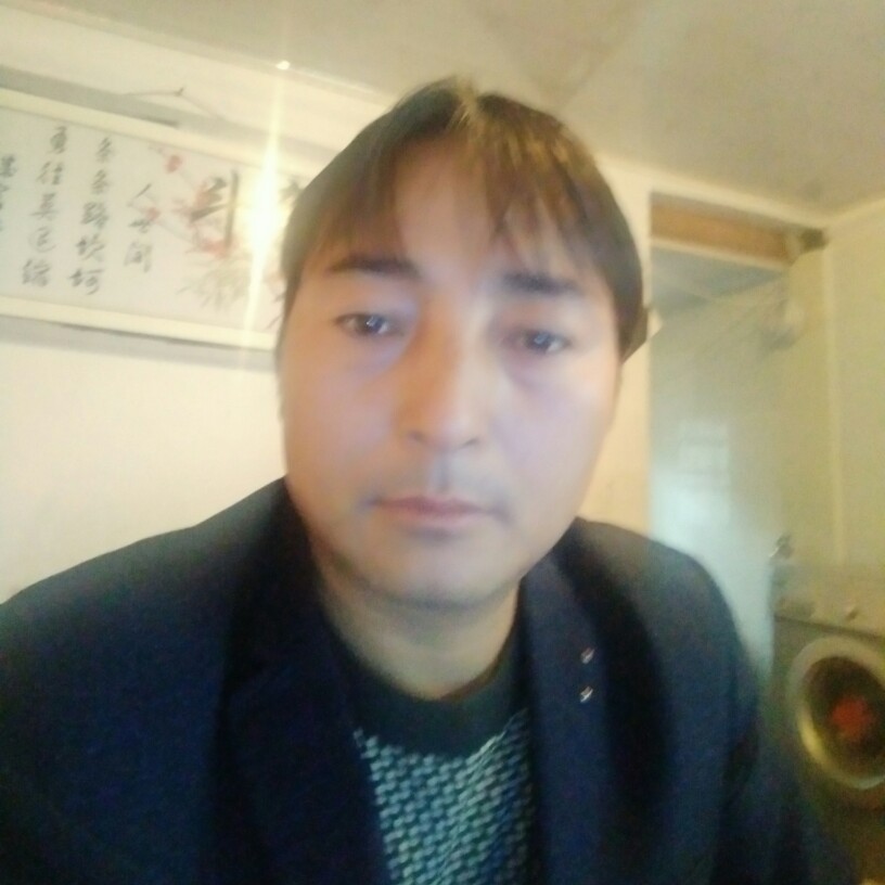 少女蹙眉曾经的照片