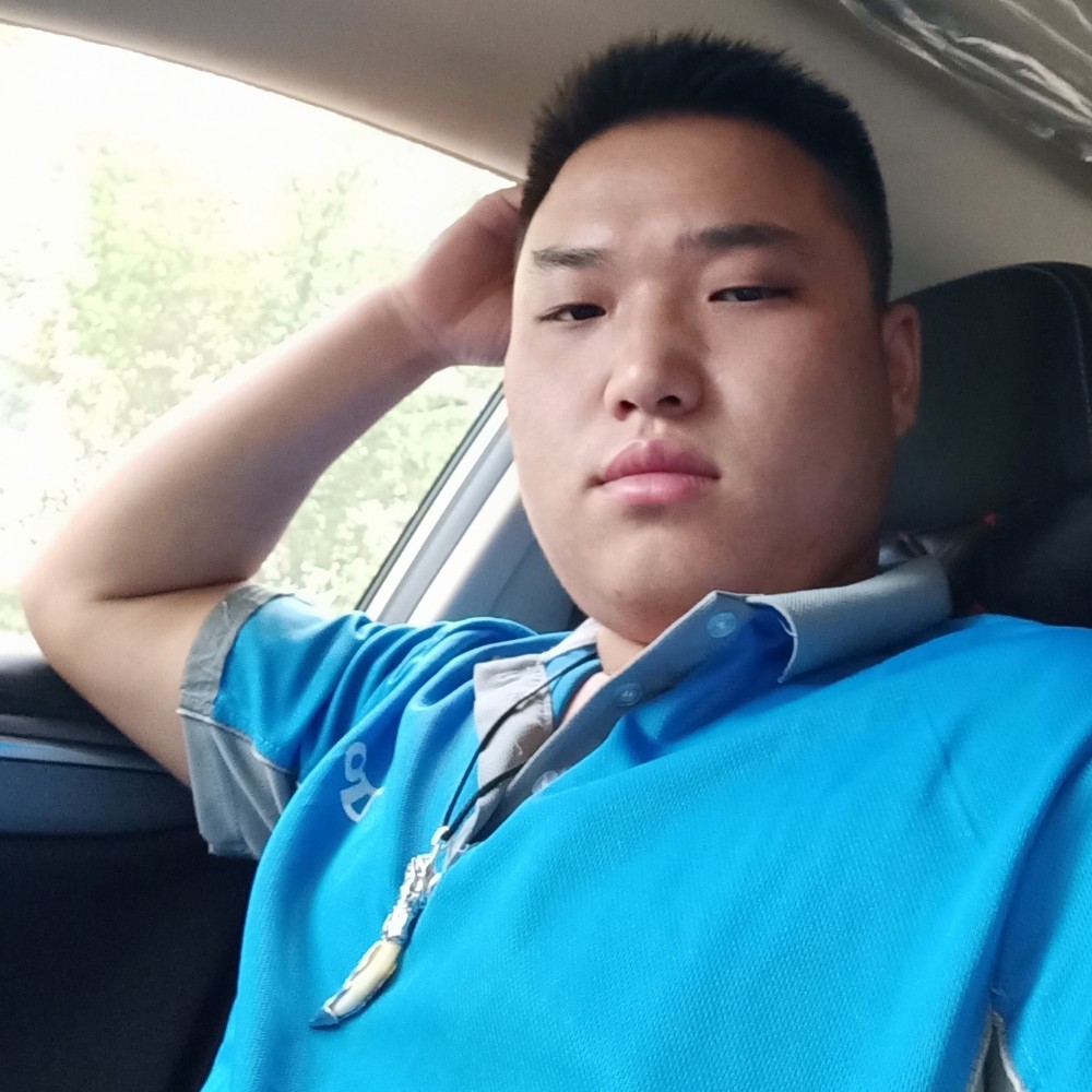 高挑和溪流的照片