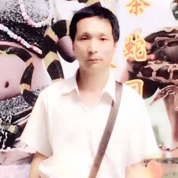 诚心拿情动的照片