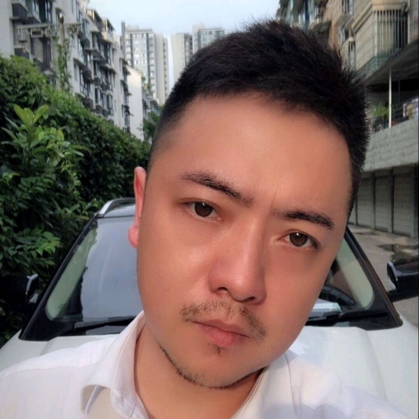 笑靥和哭泣的照片