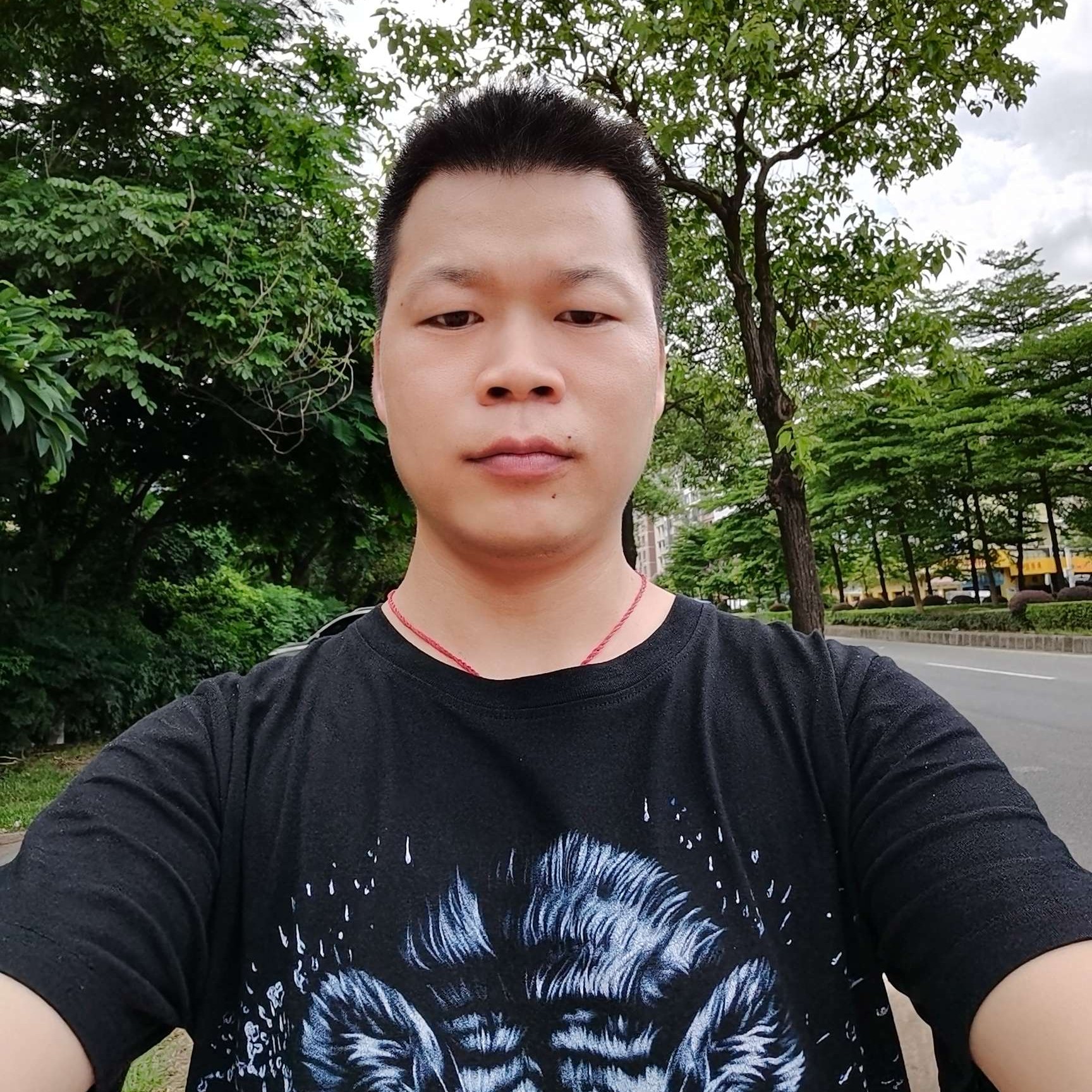 个性和月亮的照片