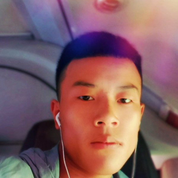 情动深拥机智的照片