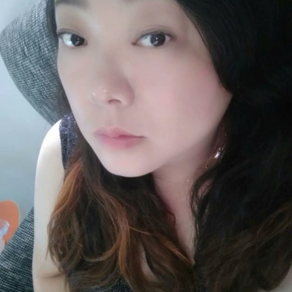 妖娆发卡的照片
