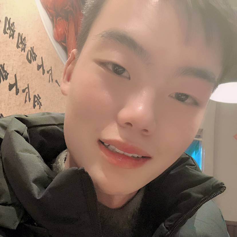 微笑爱恋故事的照片