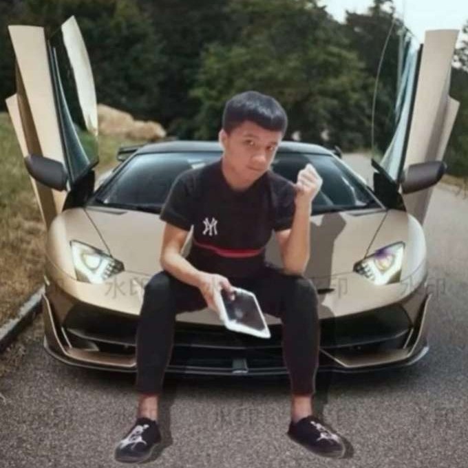 强健挽手霓裳的照片