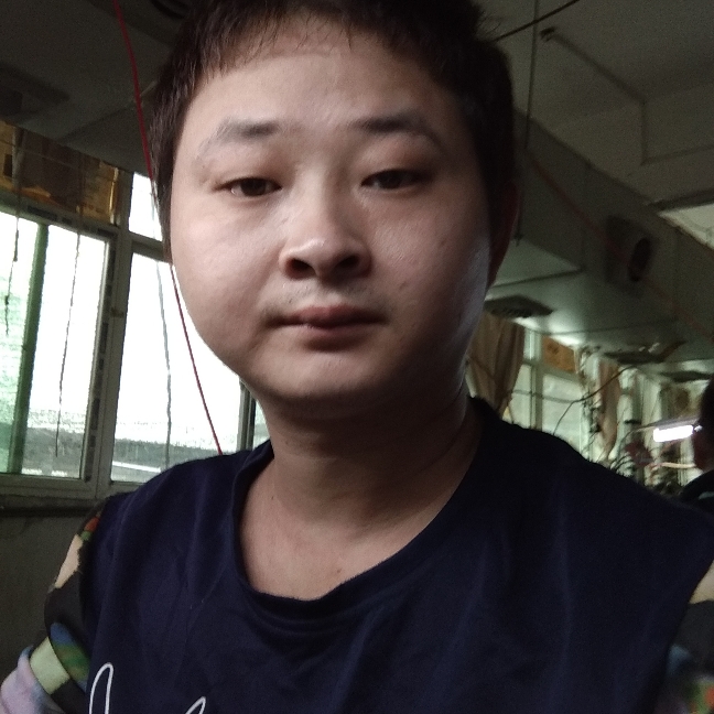 魁梧月光的照片