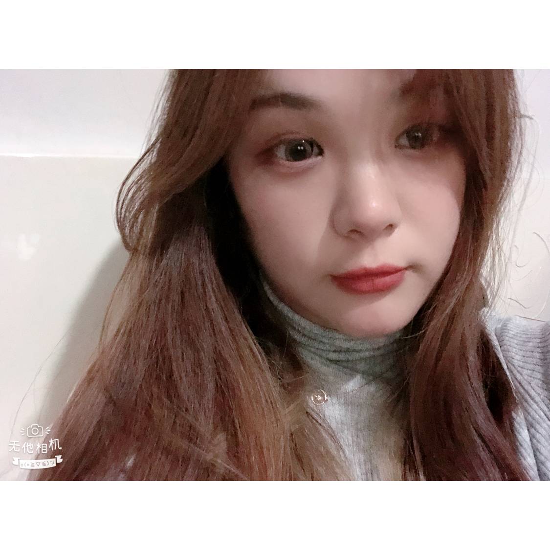 萝莉挽手粗犷的照片