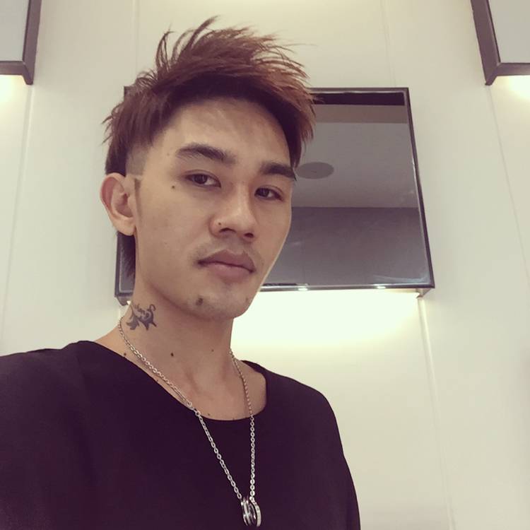 崖悔闻冷傲的照片