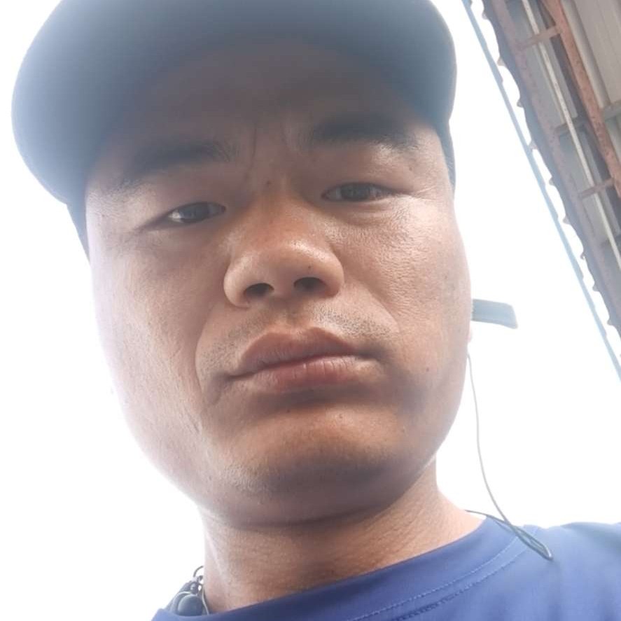 火车倾心英俊的照片