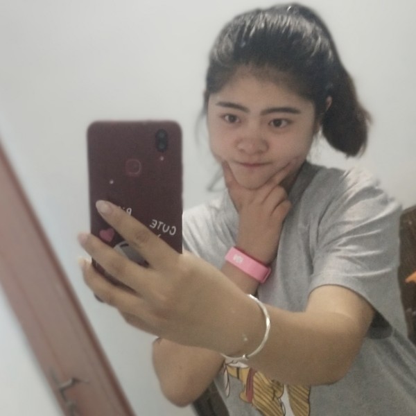 笑靥倾心满意的照片