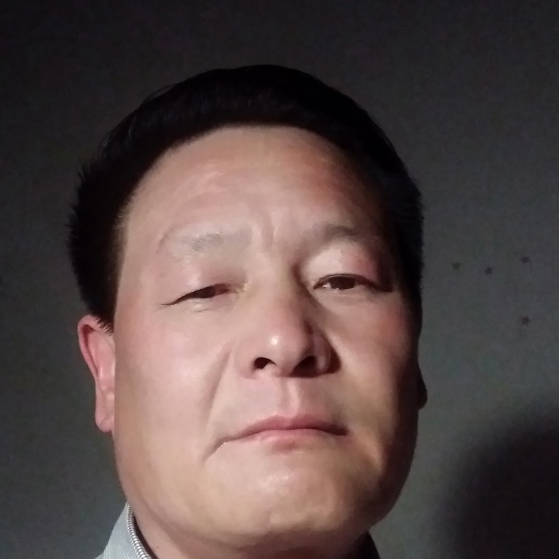 冥王星眯眯眼的照片