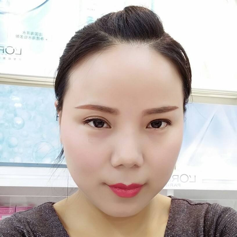 欧莱雅雅的照片