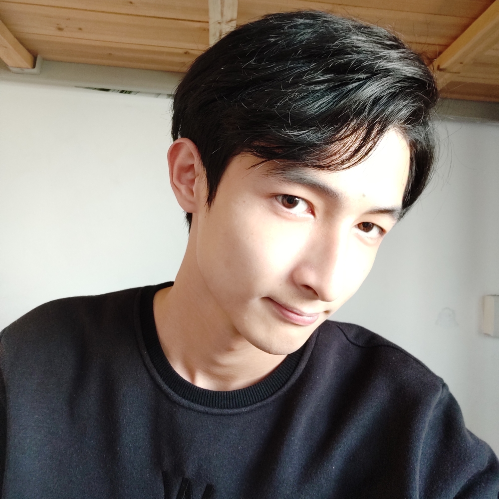 三岁不到的照片