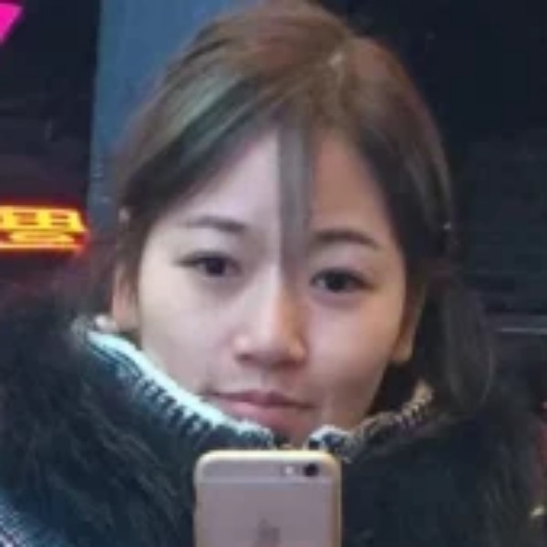 平淡的烟火的照片