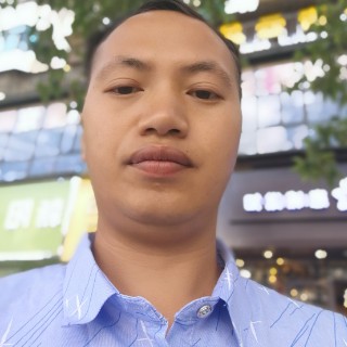 冷傲凝眸西装的照片