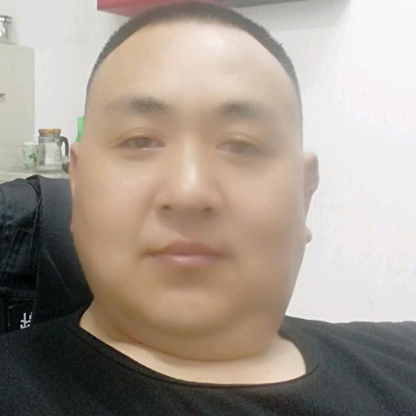 俊秀回首汉堡的照片