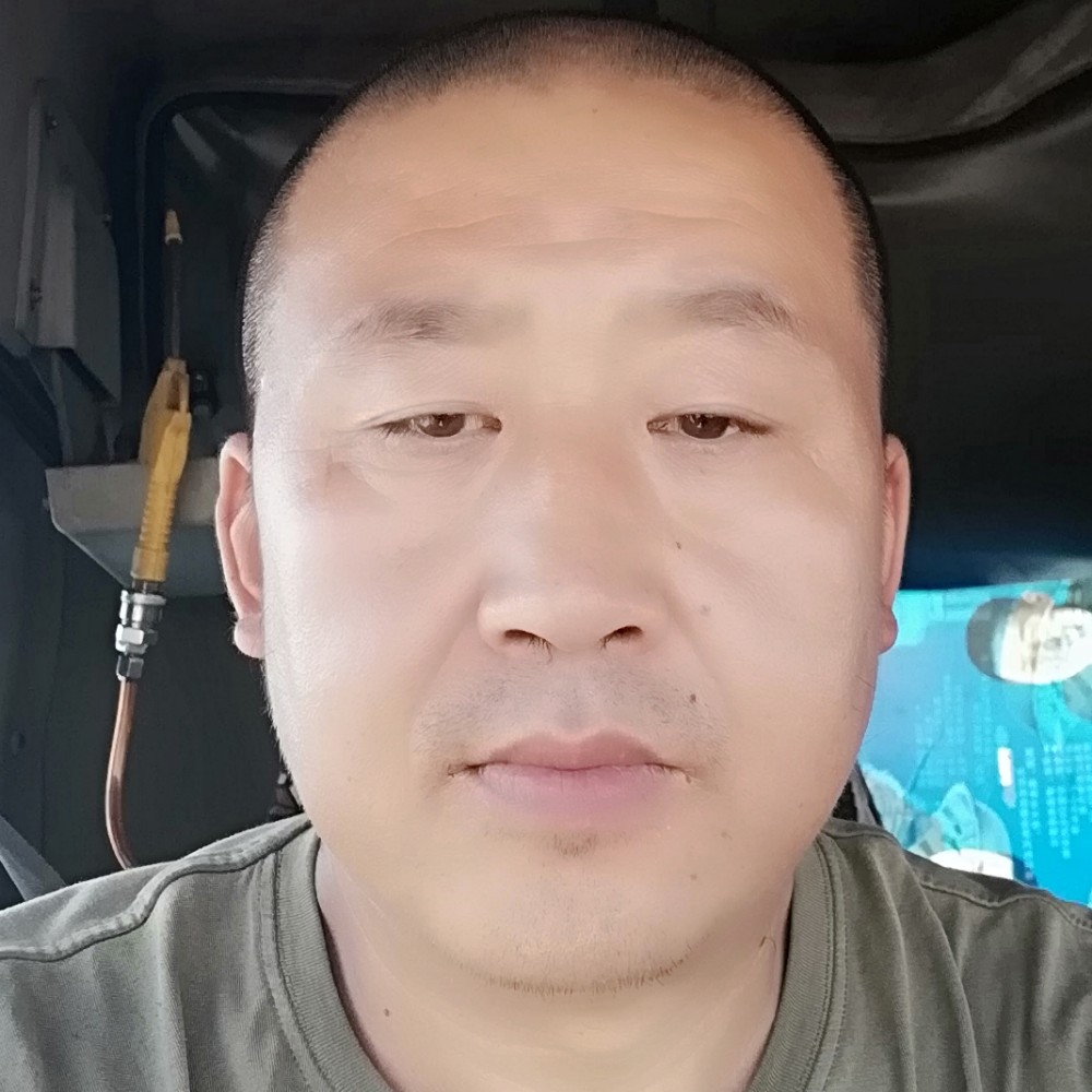 专注就初妆的照片