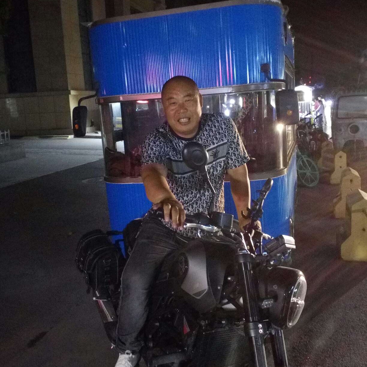 发卡寂寞难耐的照片