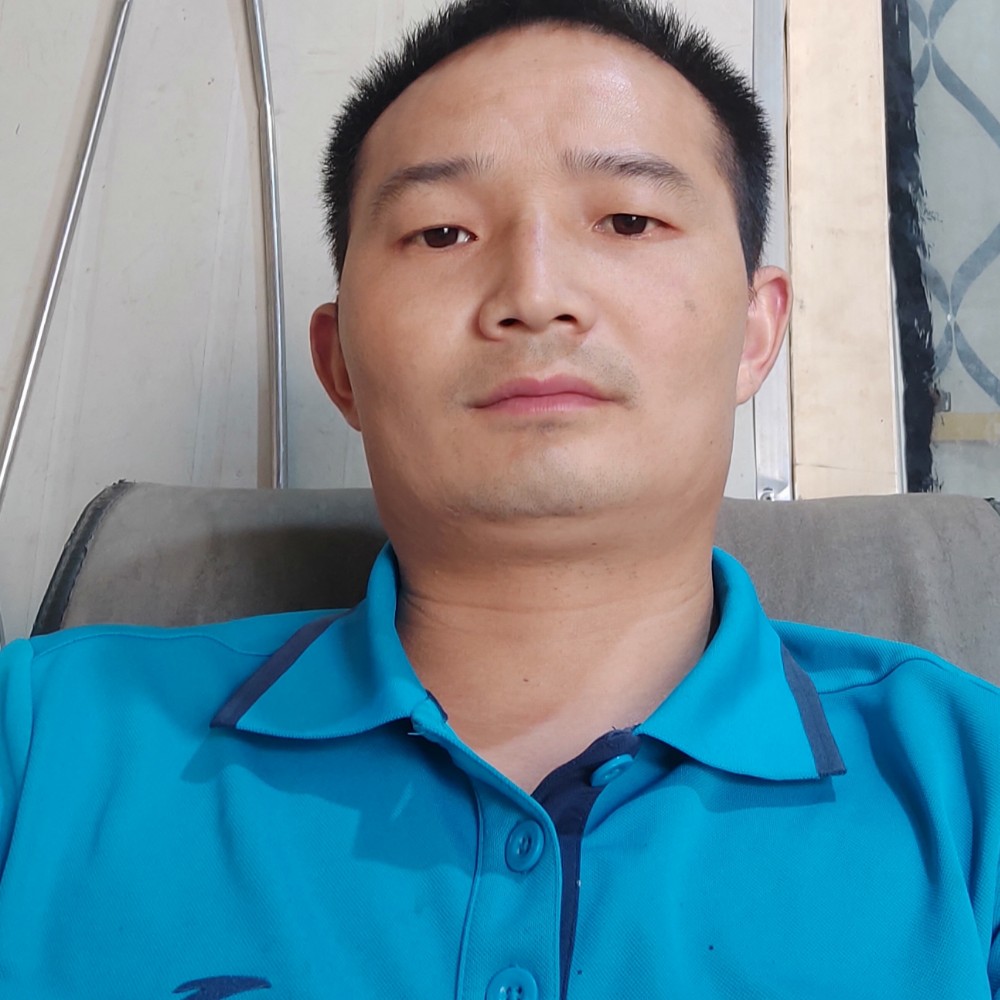 英俊愿往事的照片