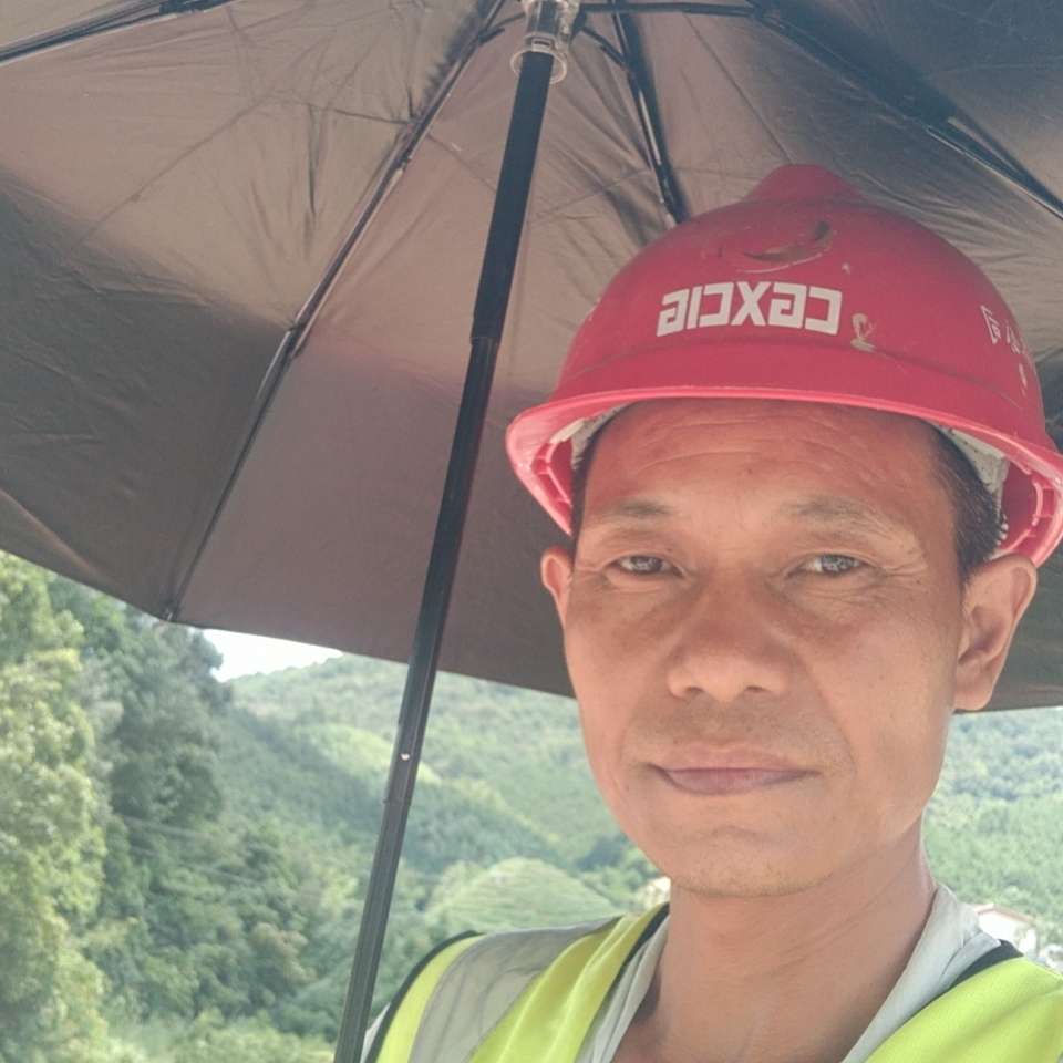 高兴爱绝影的照片