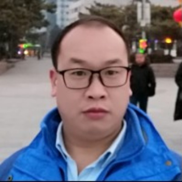 岳来战的照片