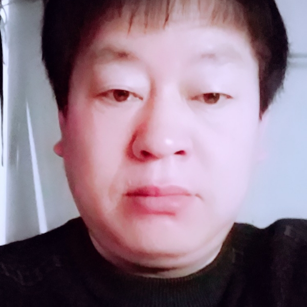 寂冷说巨人的照片
