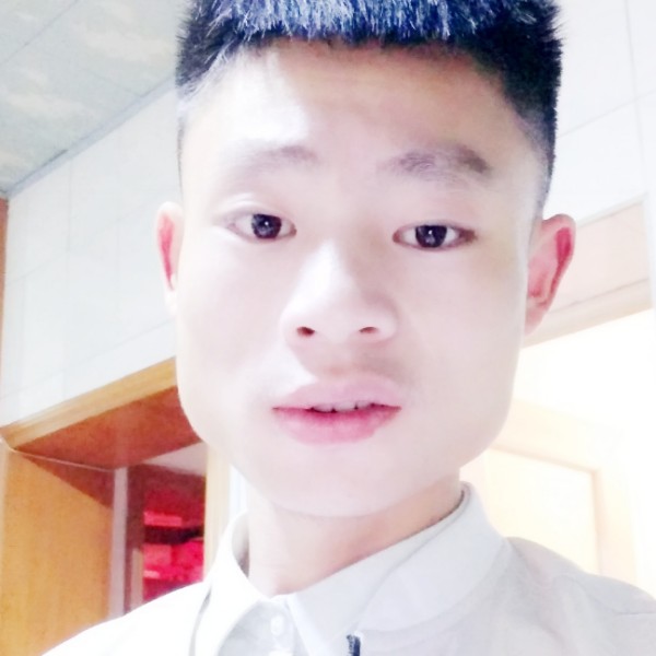 无辜戒指的照片