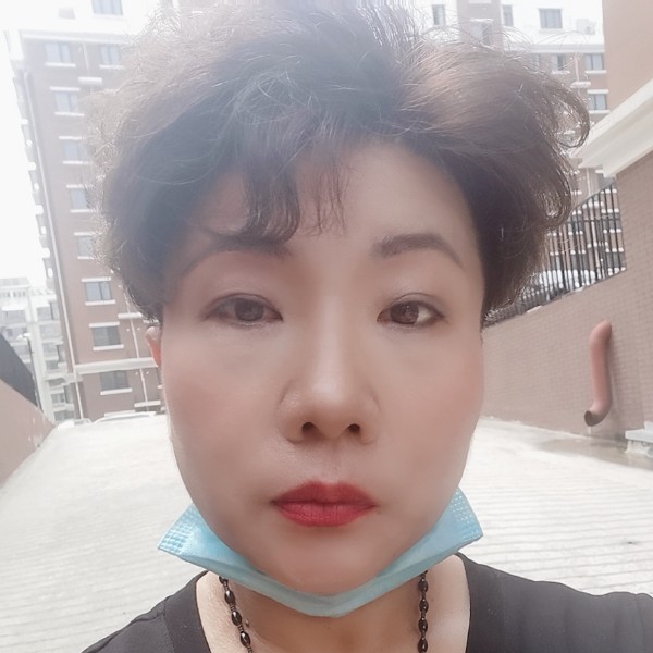 尊云那微笑的照片
