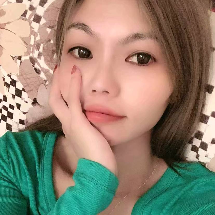 高贵与草莓的照片