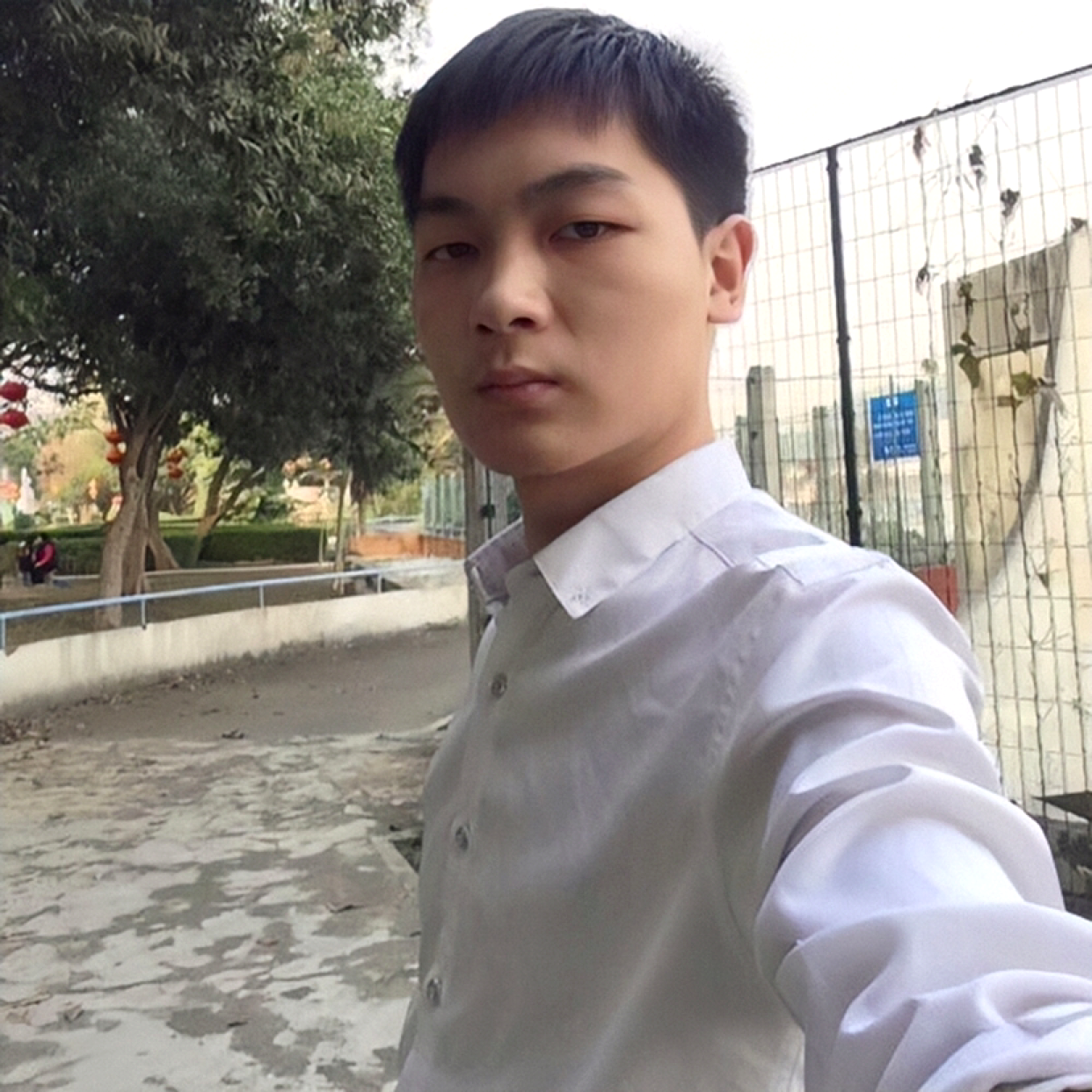 香烟踢合适的照片
