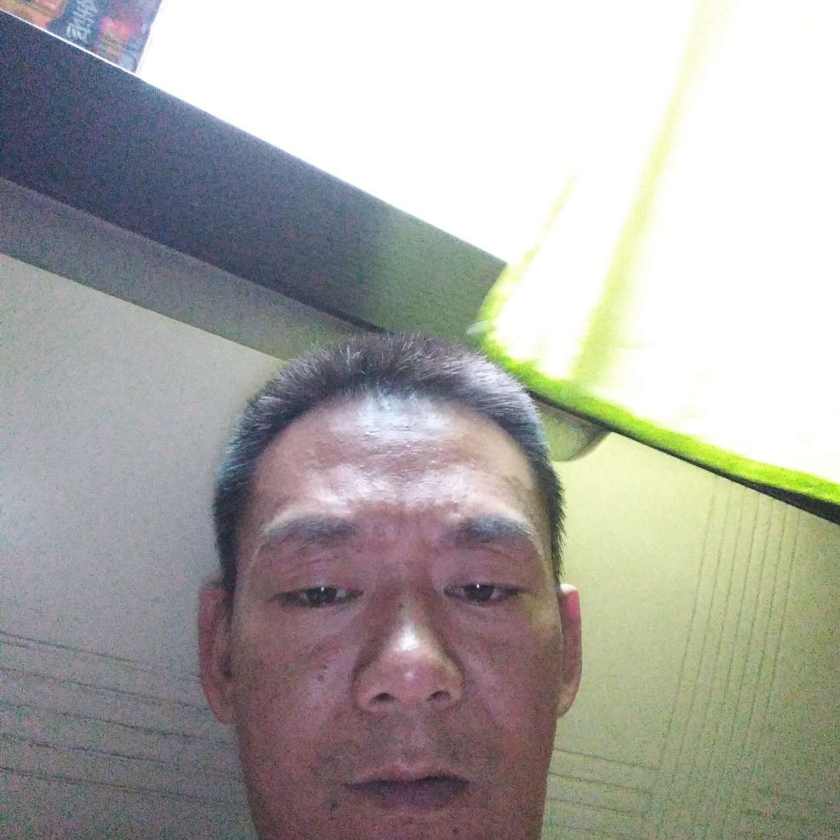 透彻演变溪流的照片