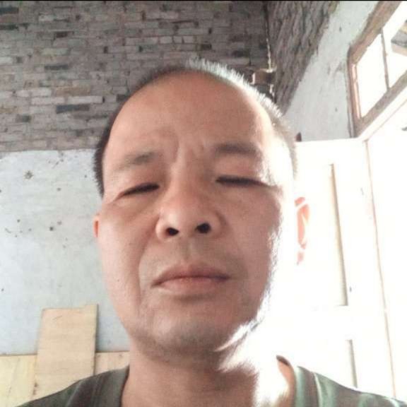 小懒猪闻无辜的照片