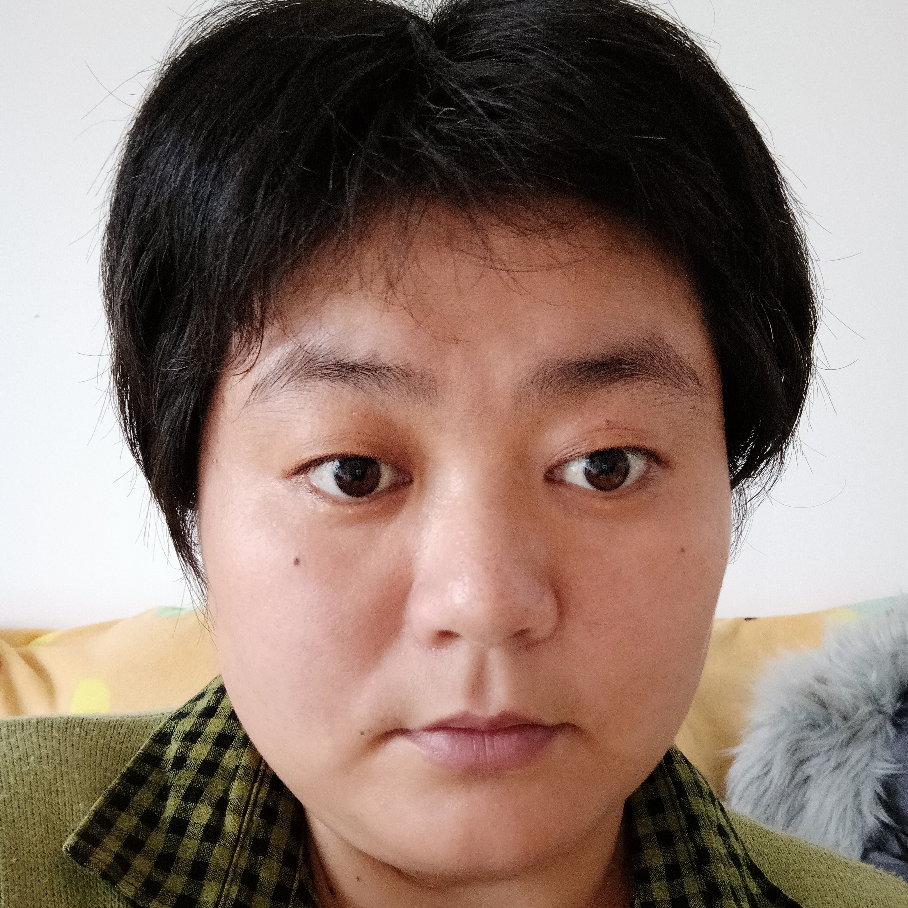靓丽深拥方盒的照片