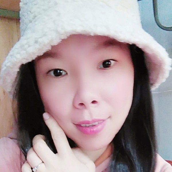 受伤挽手橘子的照片