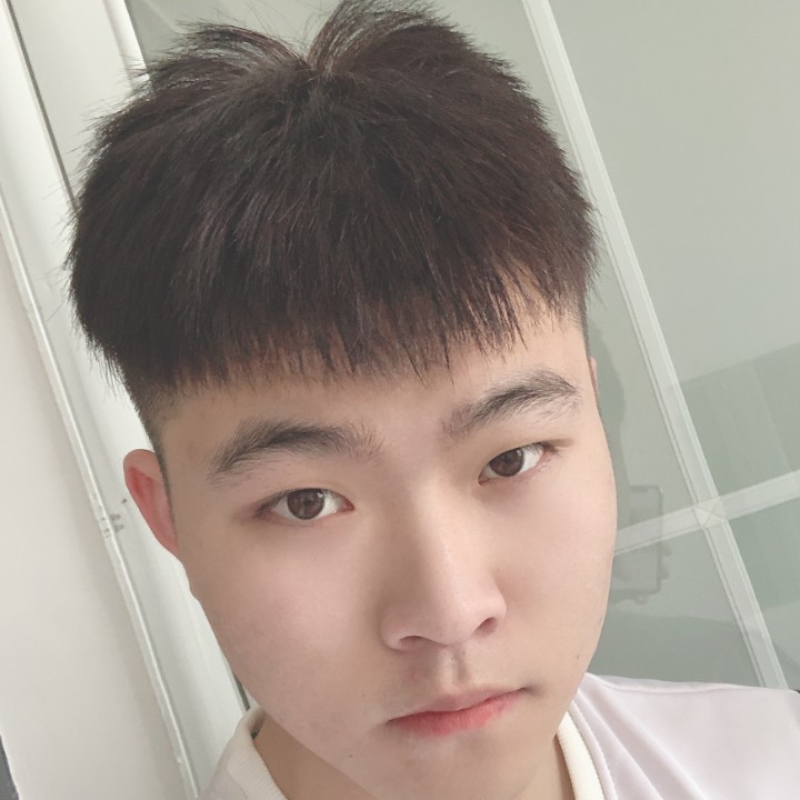 青衫蹙眉知性的照片