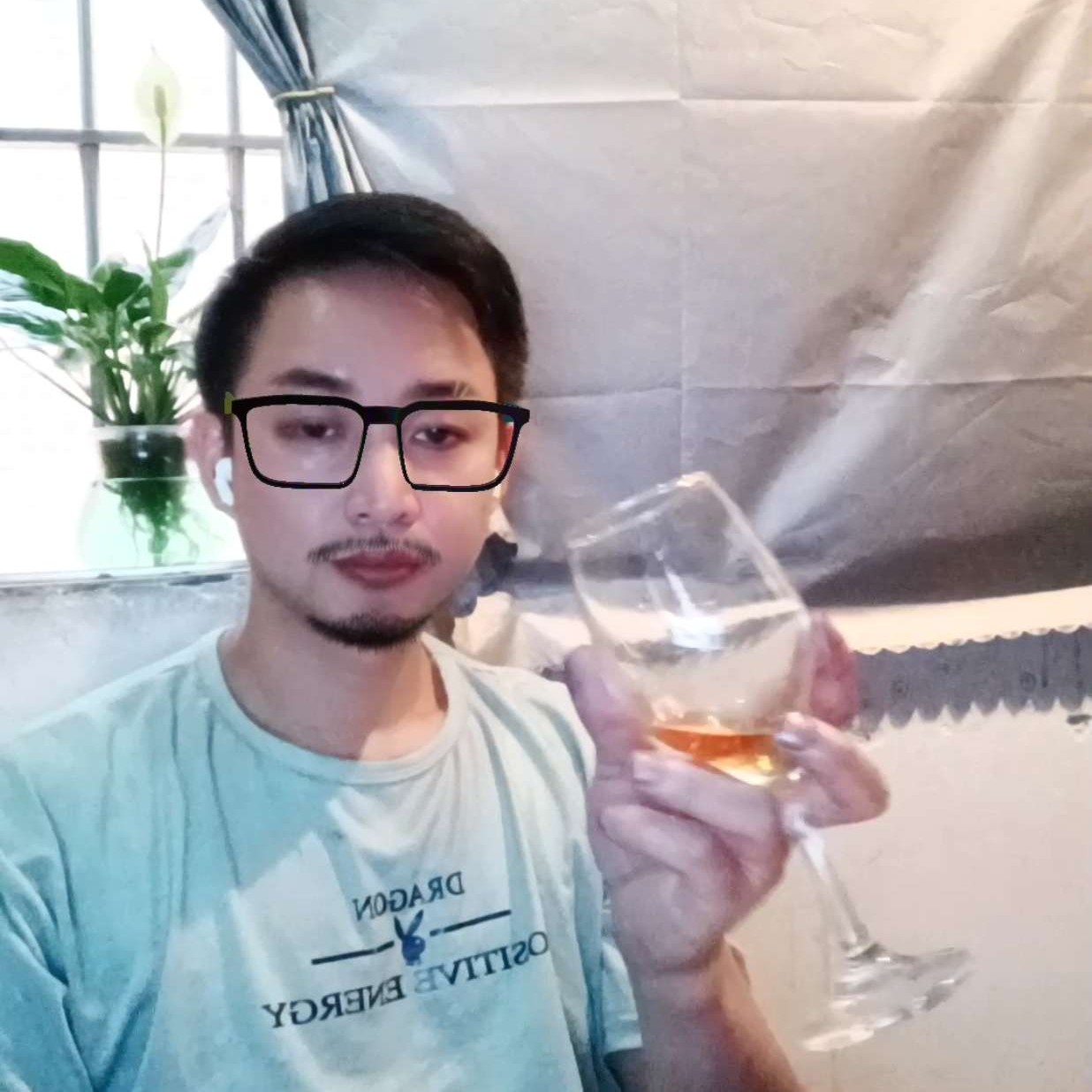 传统挽手大树的照片
