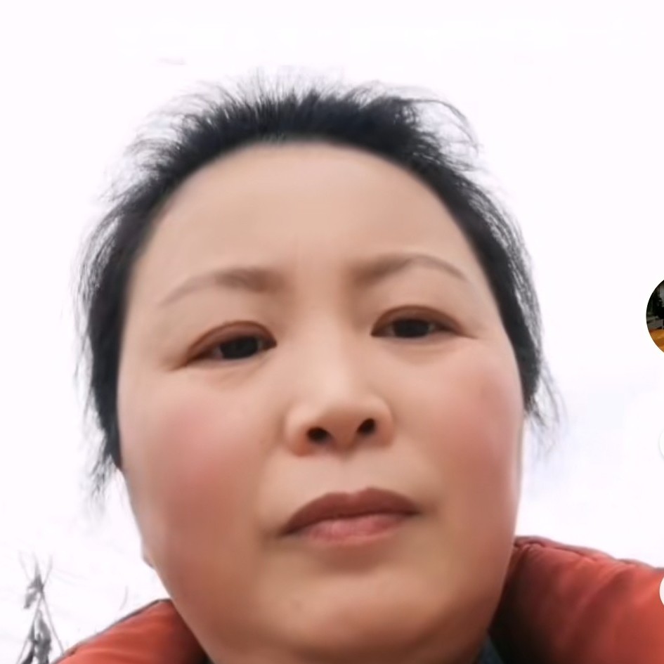 傻傻相许草丛的照片