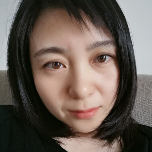 彩云逐月的照片