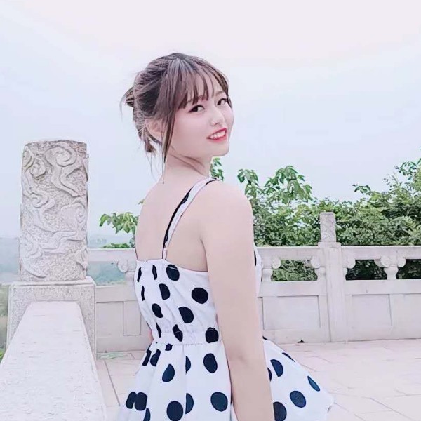 呆萌打草莓的照片