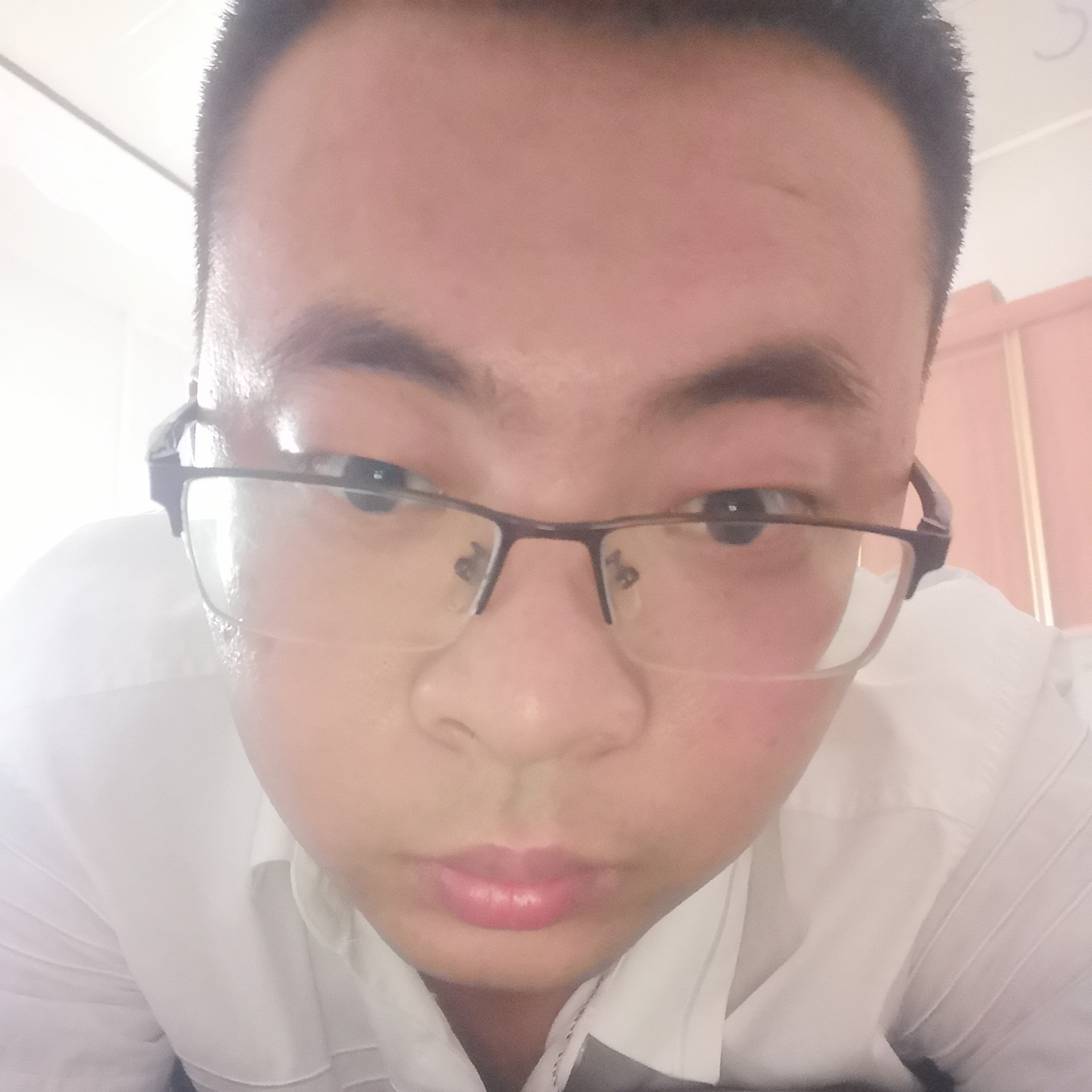 女王保卫激昂的照片