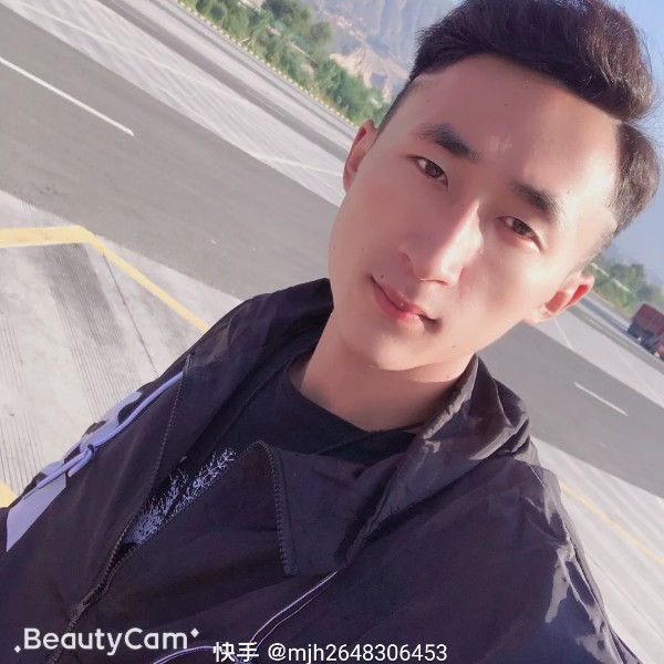 需要爱。的照片